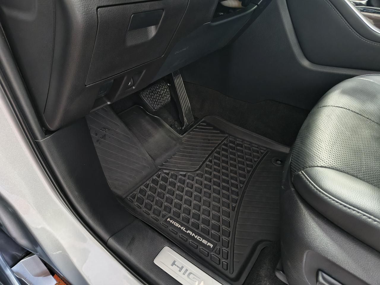 2023 Toyota Highlander PLATINUM AWD Photo0