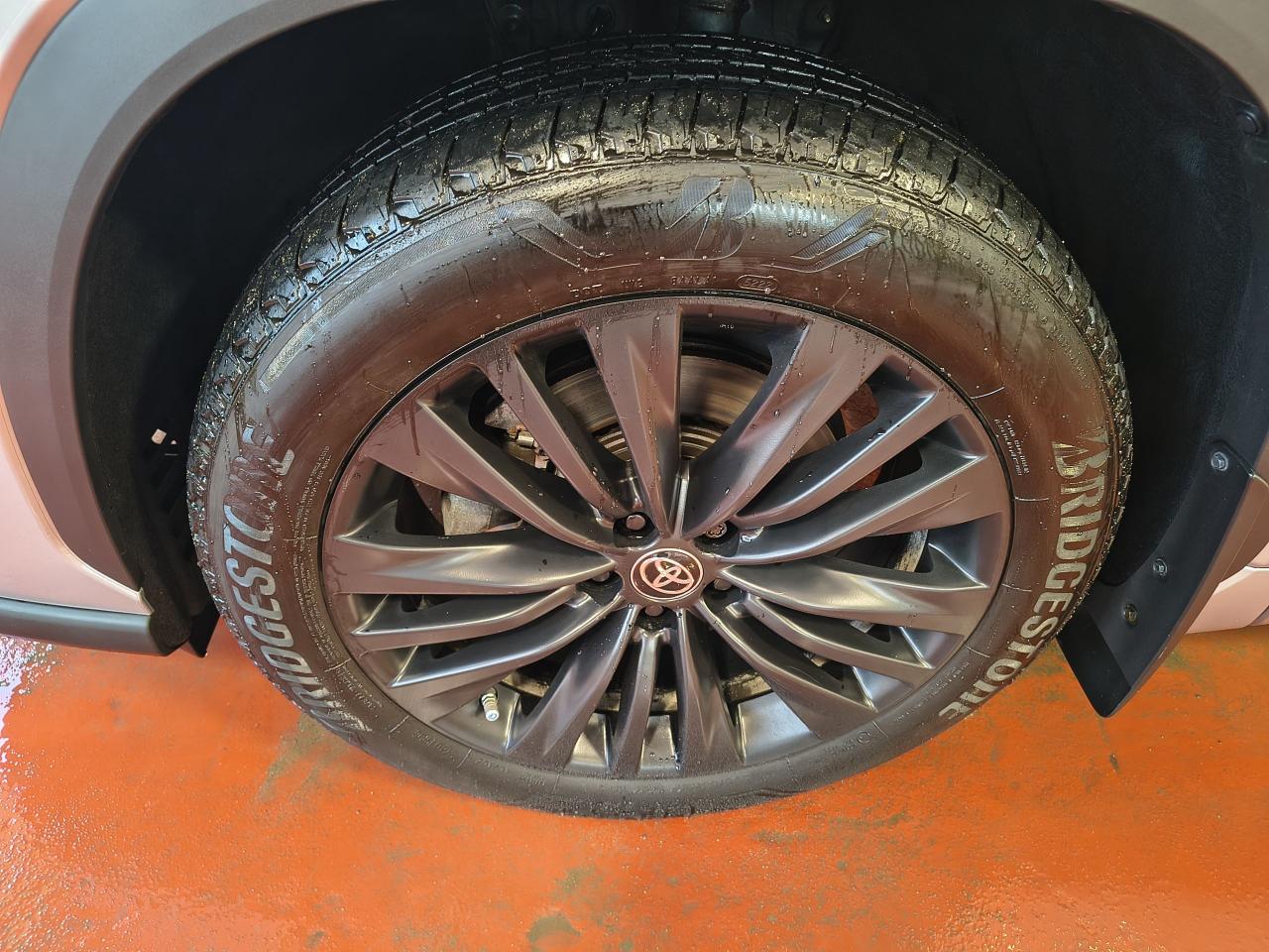 2023 Toyota Highlander PLATINUM AWD Photo0