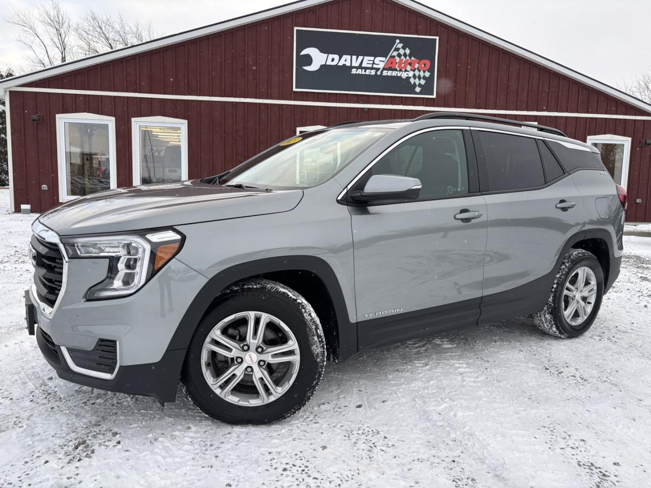 2023 GMC Terrain SLE ~NO ACCIDENTS~ Photo0