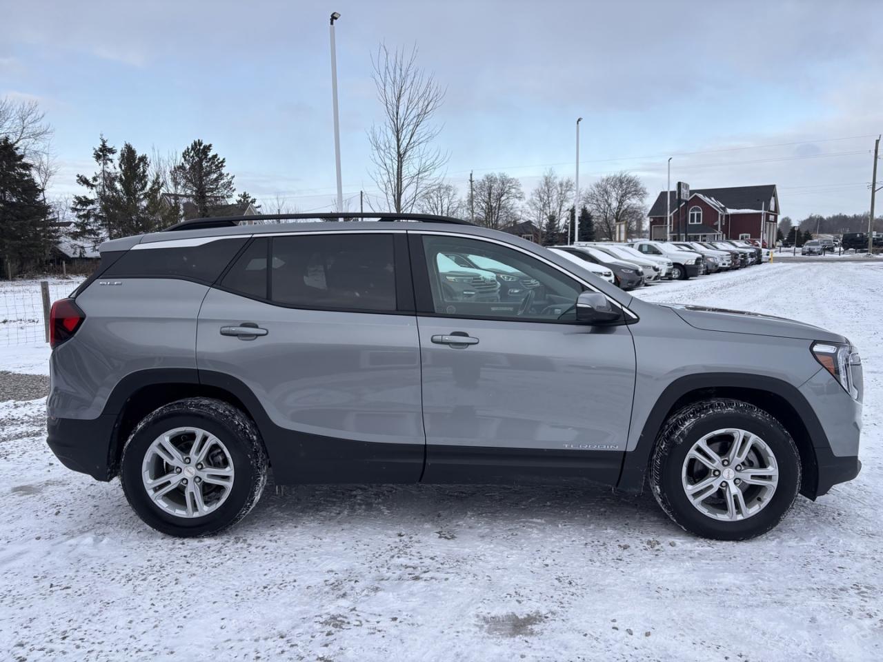 2023 GMC Terrain SLE ~NO ACCIDENTS~ Photo