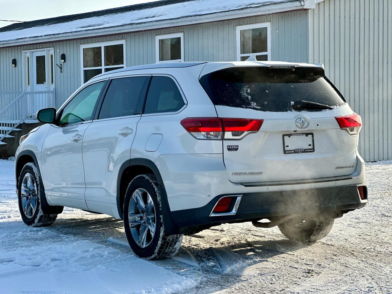 2017 Toyota Highlander LIMITED W/ MOONROOF Photo4