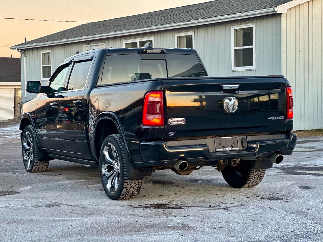 2022 RAM 1500 LARAMIE LONGHORN Photo4