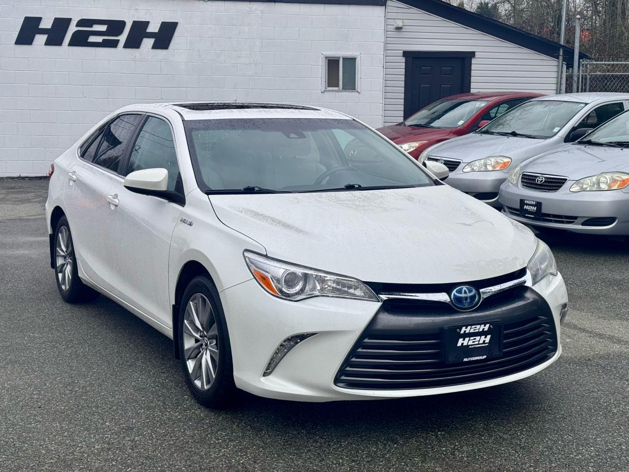 2016 Toyota Camry FINANCING AVAILABLE Photo3