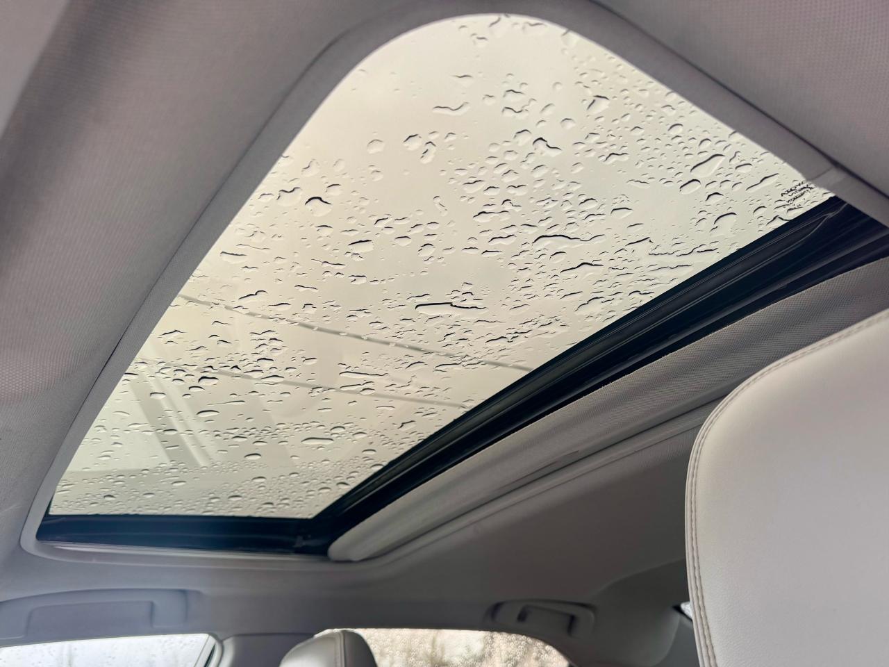 2016 Toyota Camry FINANCING AVAILABLE Photo14