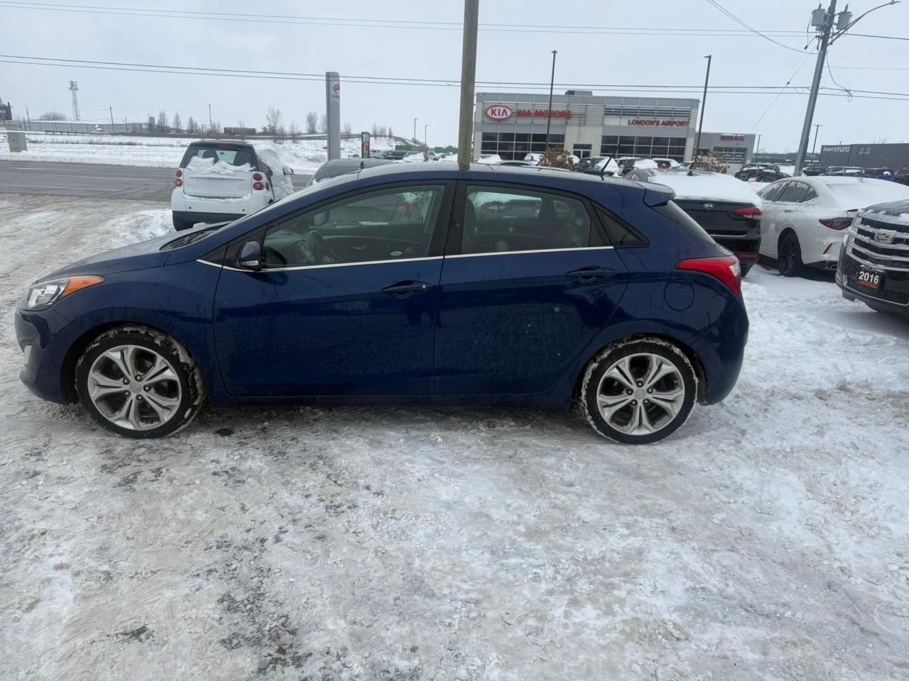 2013 Hyundai Elantra GT SE, LEATHER, SUNROOF, AUTO, 4CYL, CERTIFIED Photo