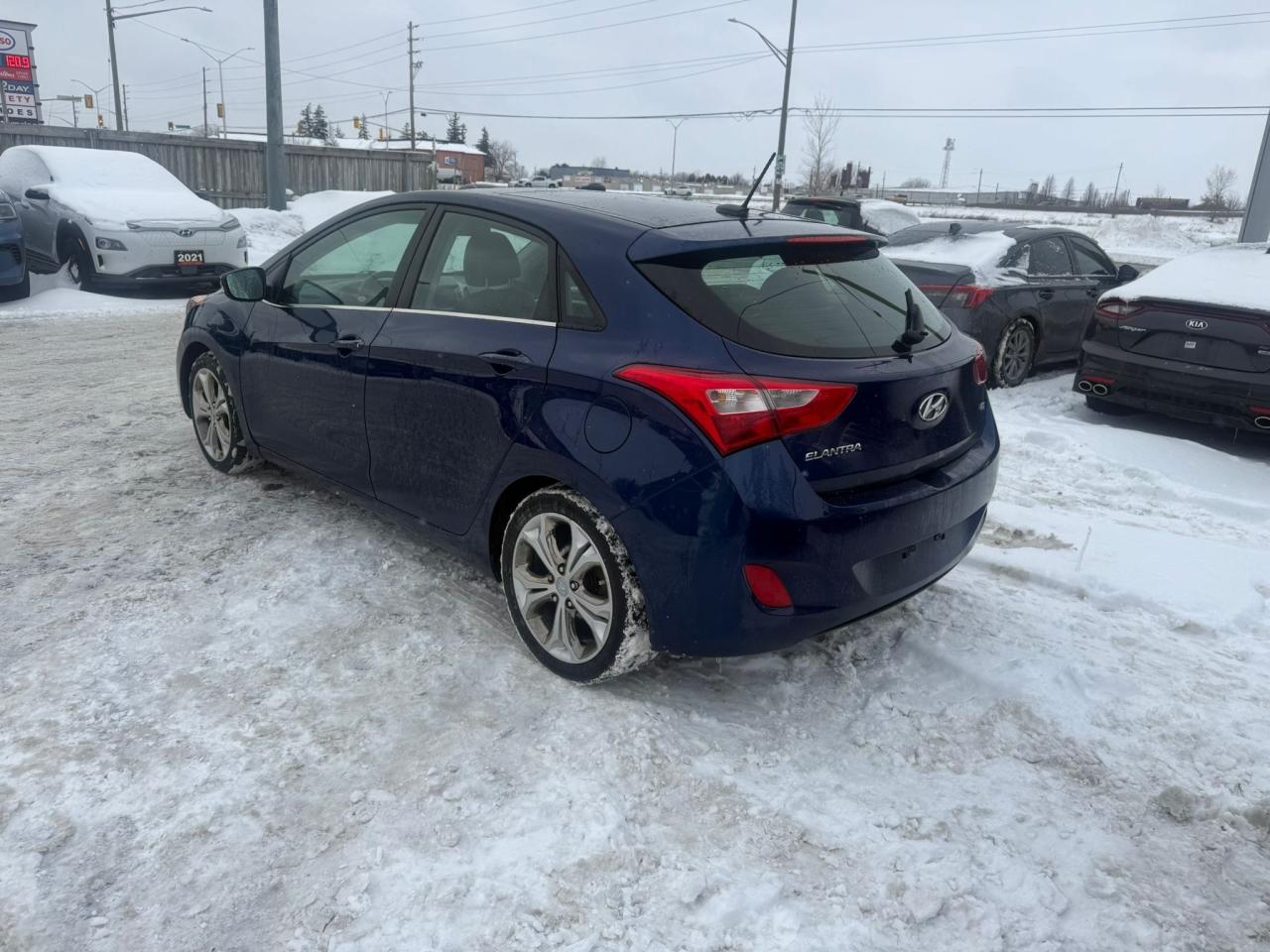 2013 Hyundai Elantra GT SE, LEATHER, SUNROOF, AUTO, 4CYL, CERTIFIED Photo