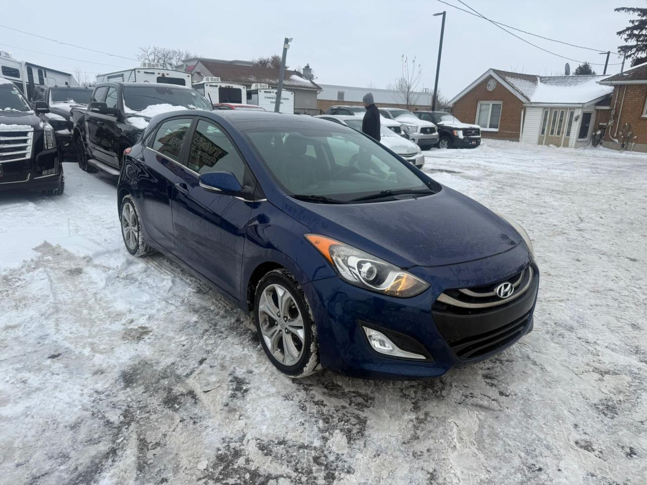 2013 Hyundai Elantra GT SE, LEATHER, SUNROOF, AUTO, 4CYL, CERTIFIED Photo