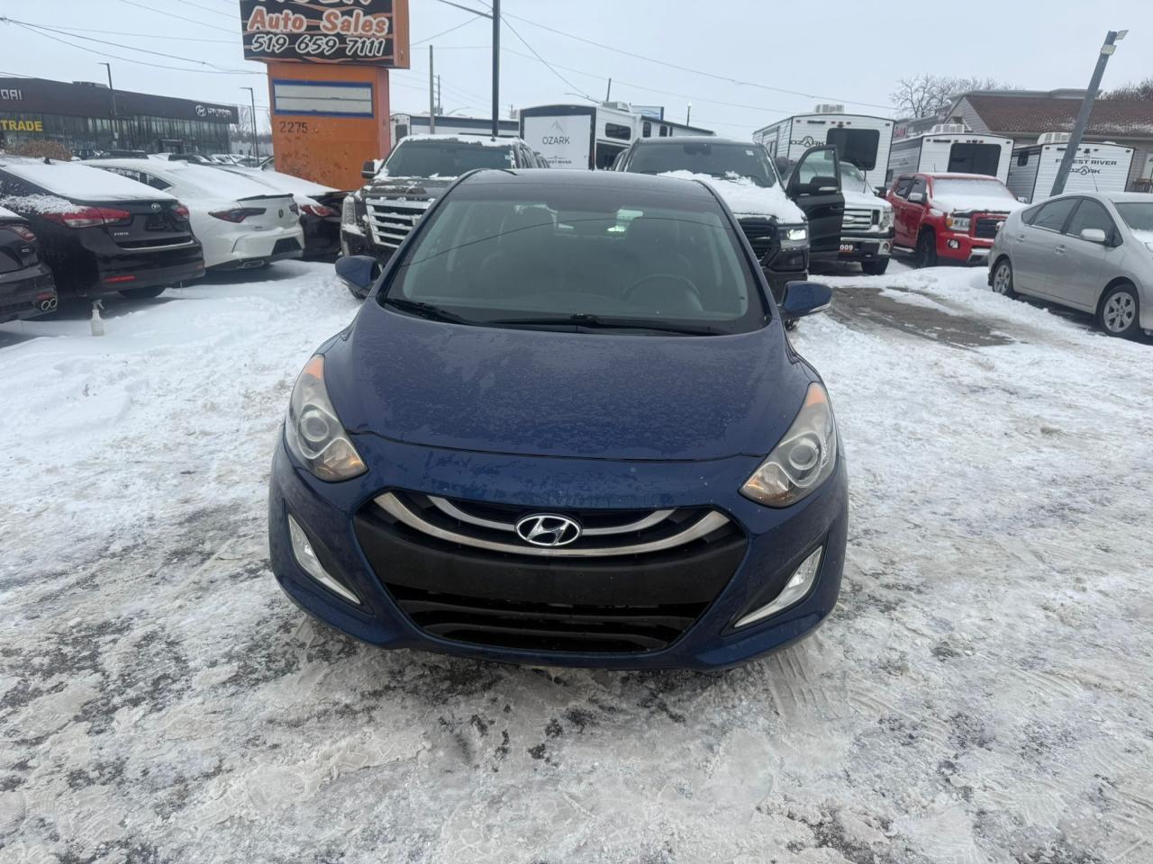 2013 Hyundai Elantra GT SE, LEATHER, SUNROOF, AUTO, 4CYL, CERTIFIED Photo