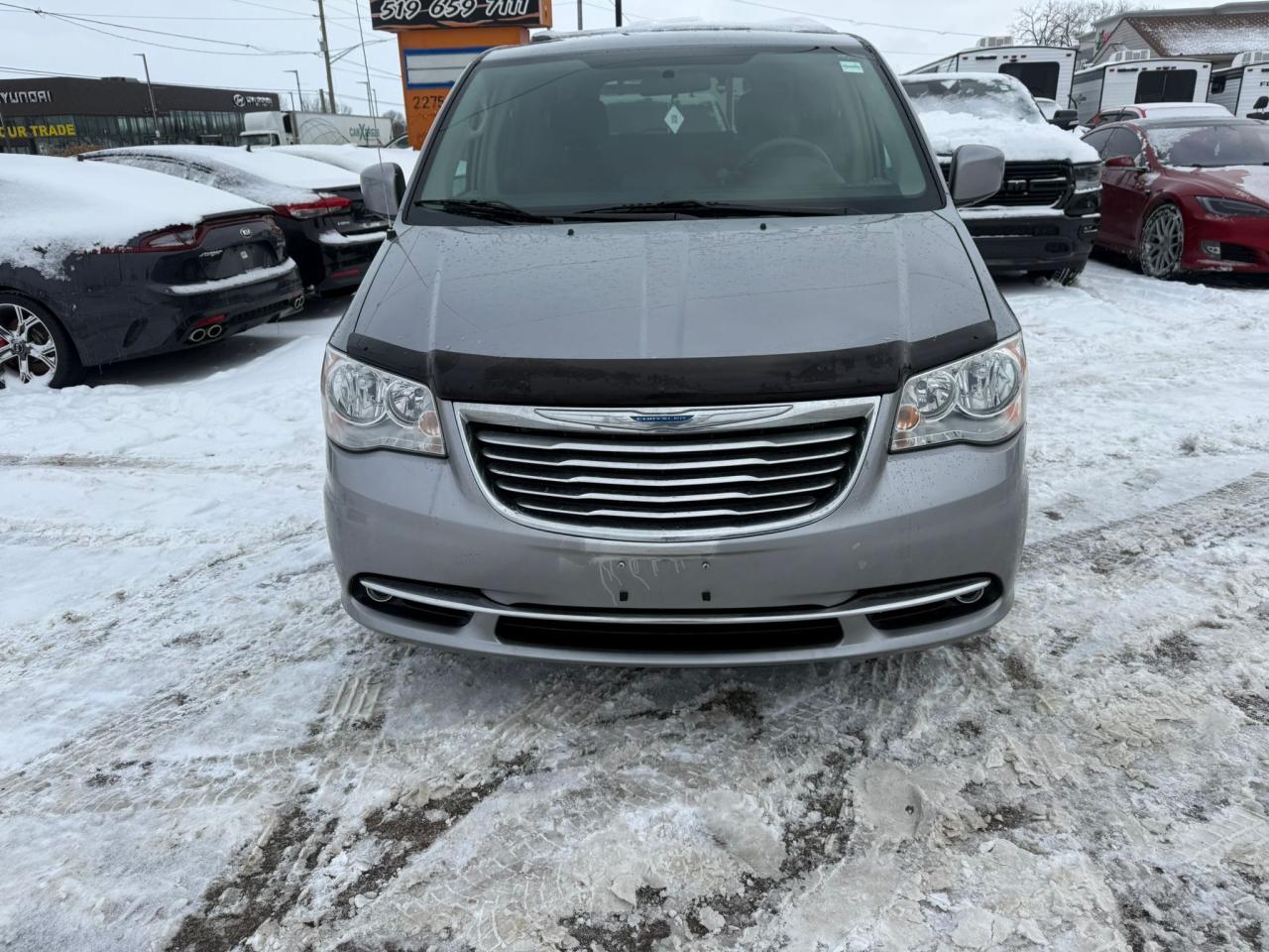 2013 Chrysler Town & Country BRAUN MOBILITY, WHEELCHAIR ACCESSIBLE, ONLY 55KMS Photo