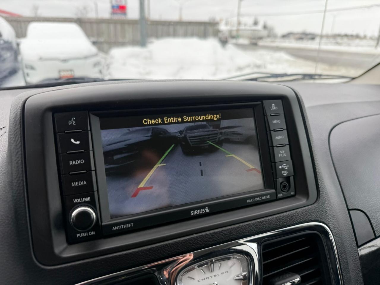 2013 Chrysler Town & Country BRAUN MOBILITY, WHEELCHAIR ACCESSIBLE, ONLY 55KMS Photo