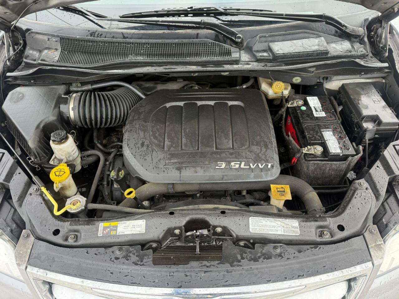 2013 Chrysler Town & Country BRAUN MOBILITY, WHEELCHAIR ACCESSIBLE, ONLY 55KMS Photo