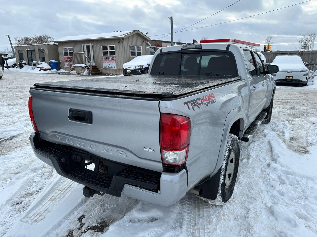 2016 Toyota Tacoma TRD SPORT, 4X4, SUNROOF, 2 SET WHEELS, CERT Photo4