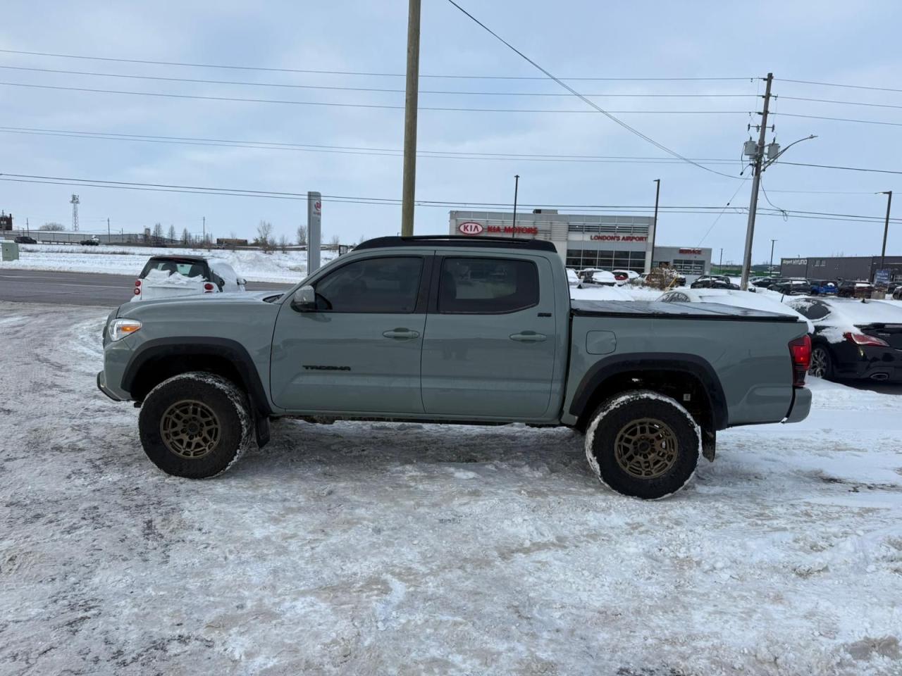 2023 Toyota Tacoma TRAIL EDITION, 4X4, ONLY 23,000KMS, CERTIFIED Photo