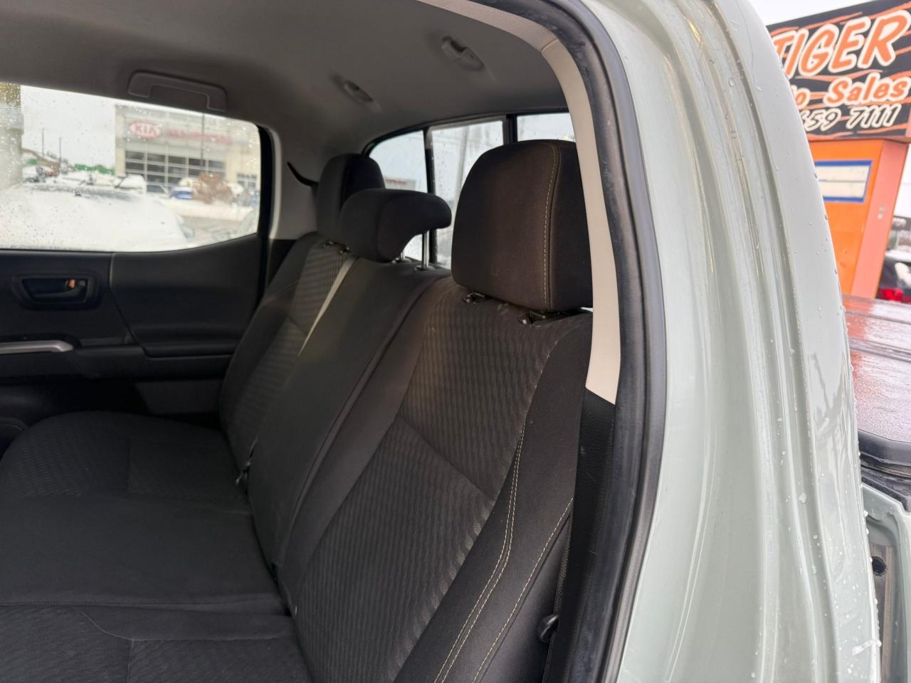 2023 Toyota Tacoma TRAIL EDITION, 4X4, ONLY 23,000KMS, CERTIFIED Photo