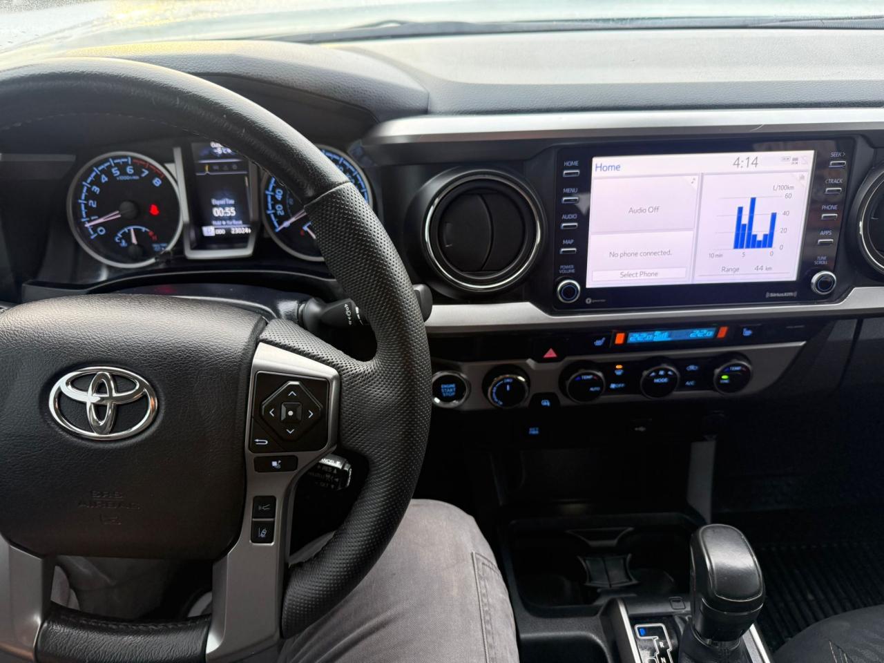 2023 Toyota Tacoma TRAIL EDITION, 4X4, ONLY 23,000KMS, CERTIFIED Photo