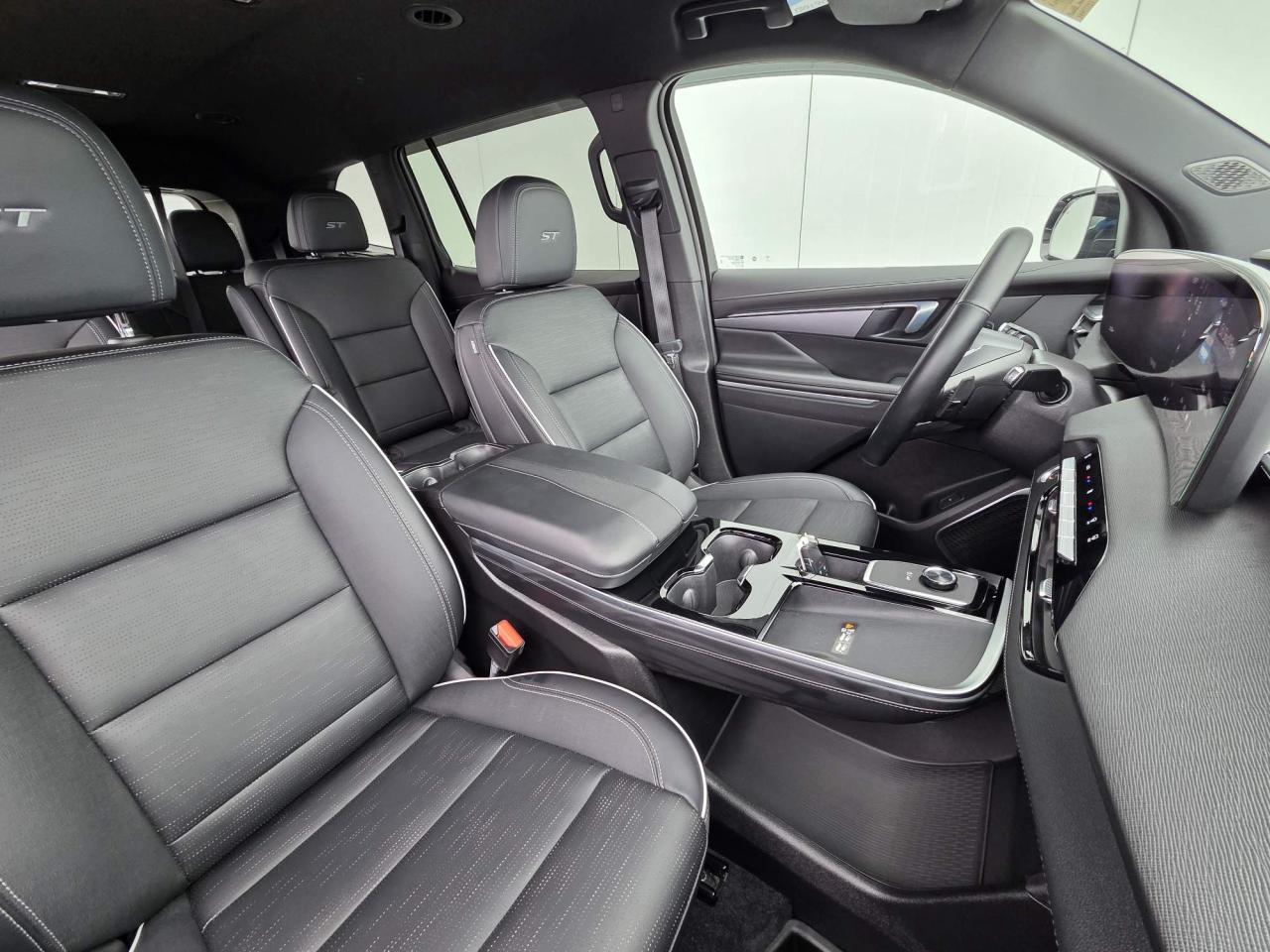 2025 Buick Enclave Sport Touring One Owner | Leather | 7-Passenger | 20" Wheels Photo