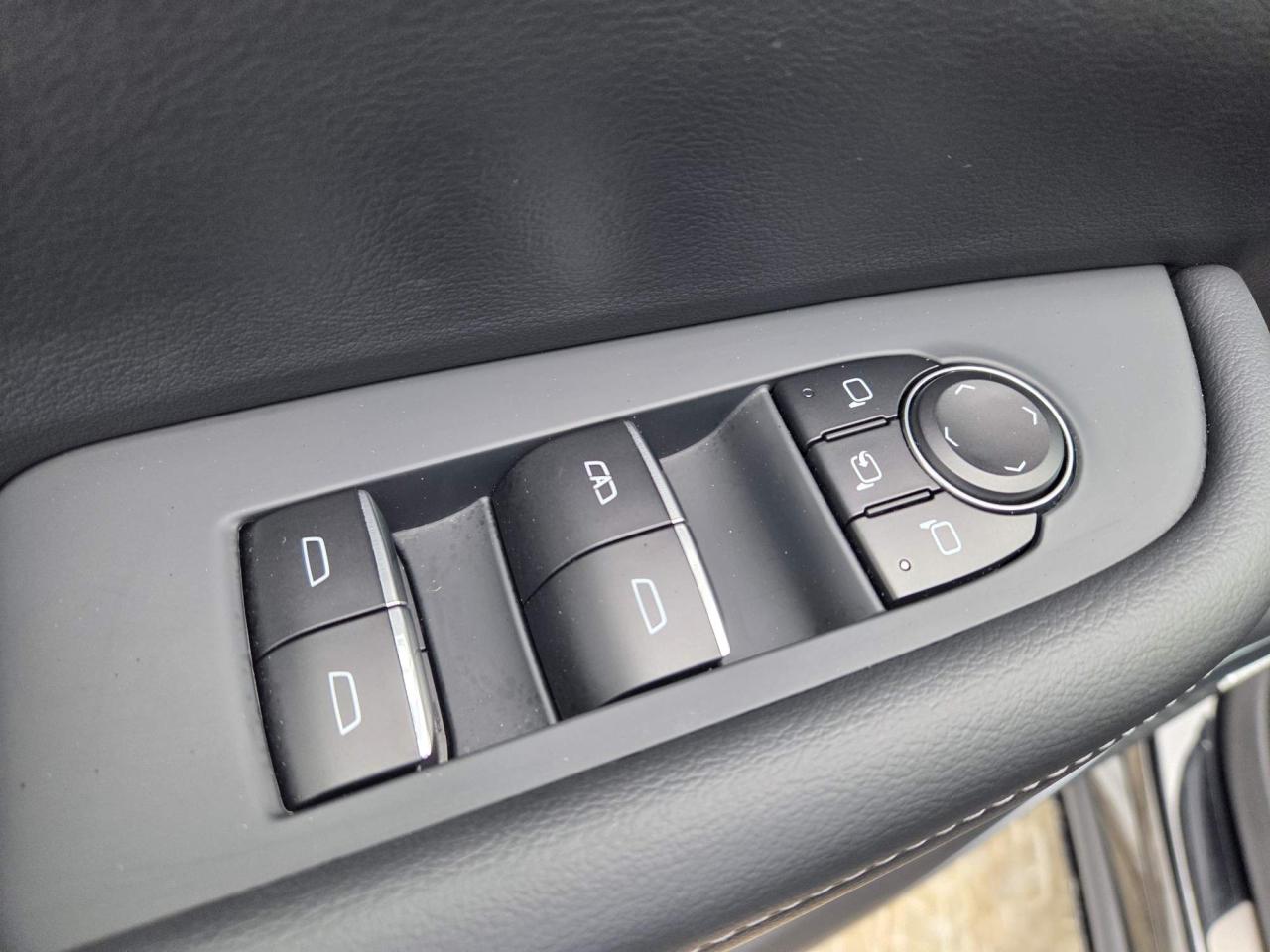 2025 Buick Enclave Sport Touring One Owner | Leather | 7-Passenger | 20" Wheels Photo