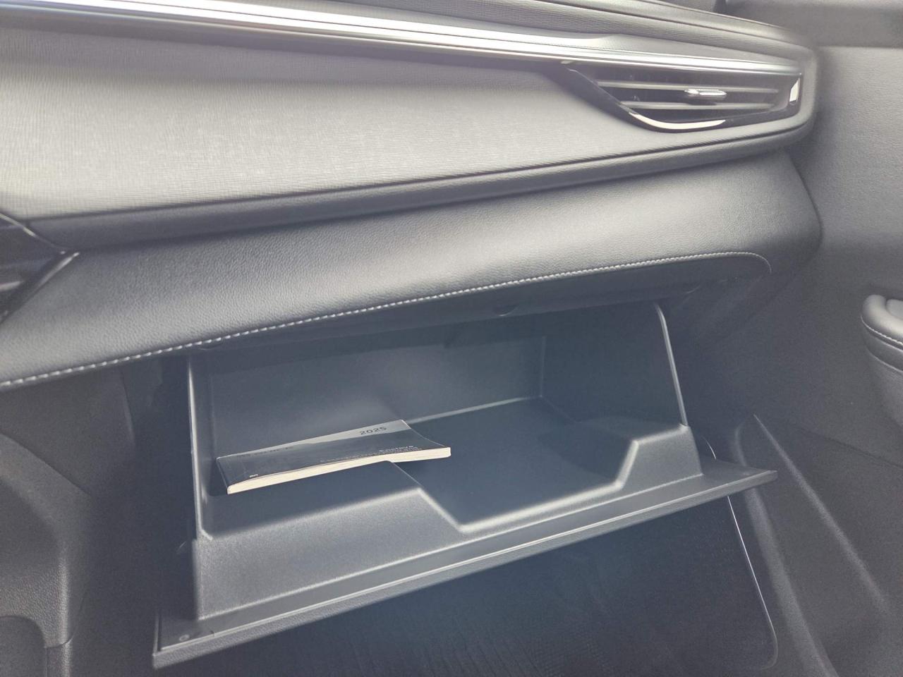 2025 Buick Enclave Sport Touring One Owner | Leather | 7-Passenger | 20" Wheels Photo