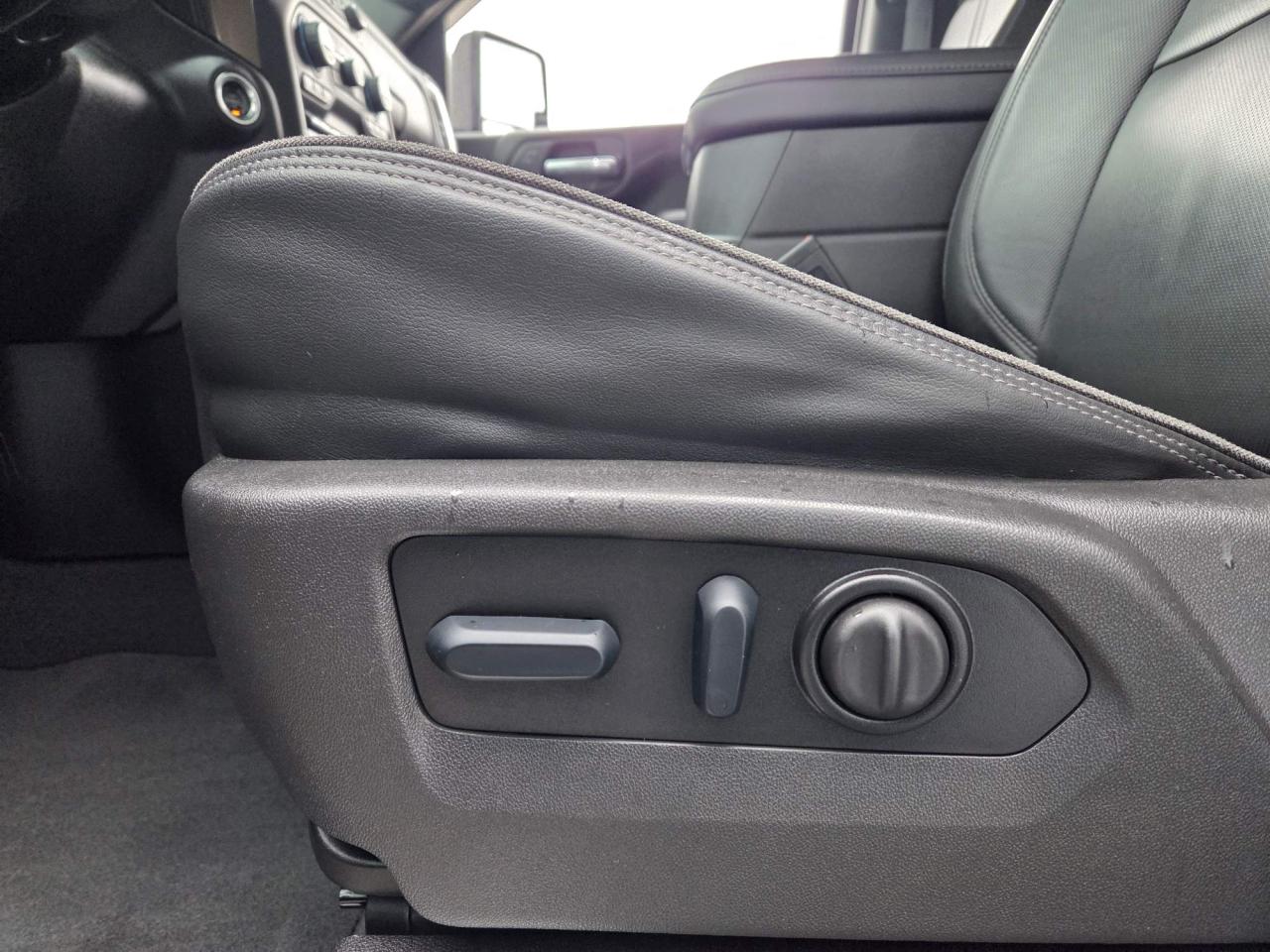 2023 Chevrolet Silverado 2500 HD High Country One Owner | Gas | Navigation | Z71 | 20" Wheels Photo