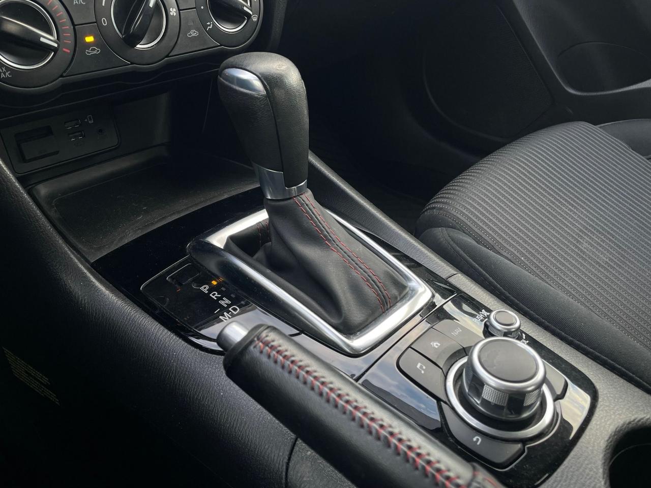 2016 Mazda MAZDA3 GS *NAV, BACKUP CAM, ANDROID/APPLE CARPLAY* Photo