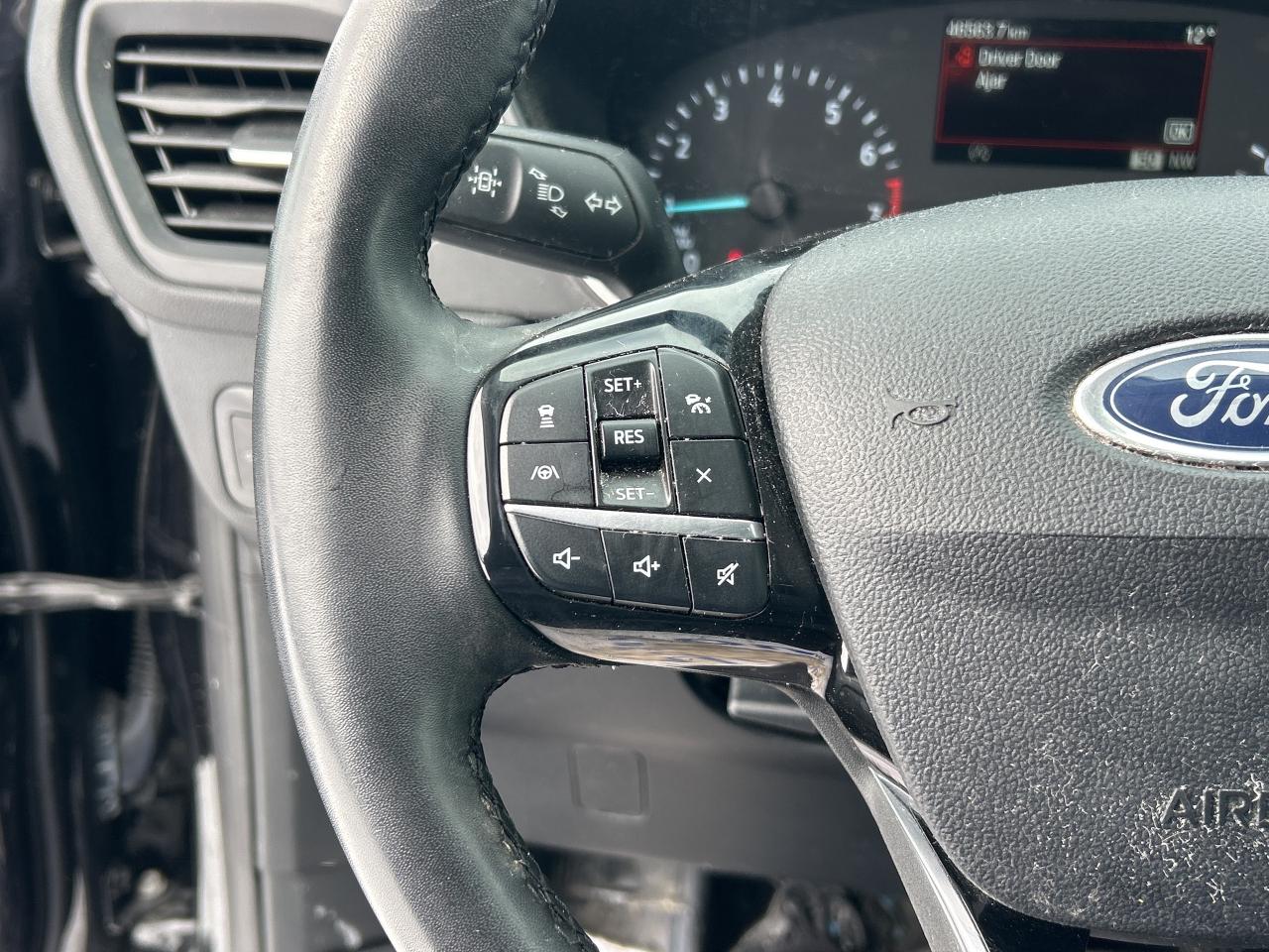 2022 Ford Escape SE AWD Photo