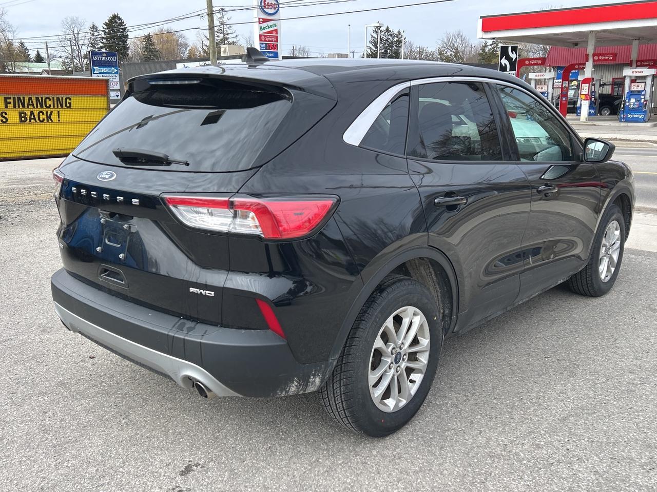 2022 Ford Escape SE AWD Photo4