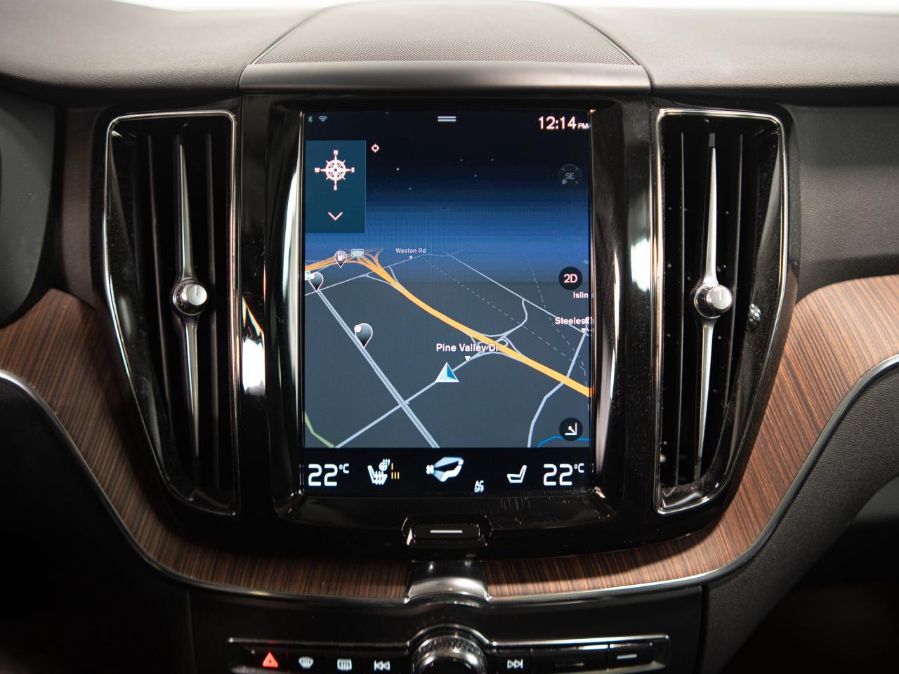2021 Volvo XC60 T5 | MOMENTUM | HUD | PANO | 20 IN Photo