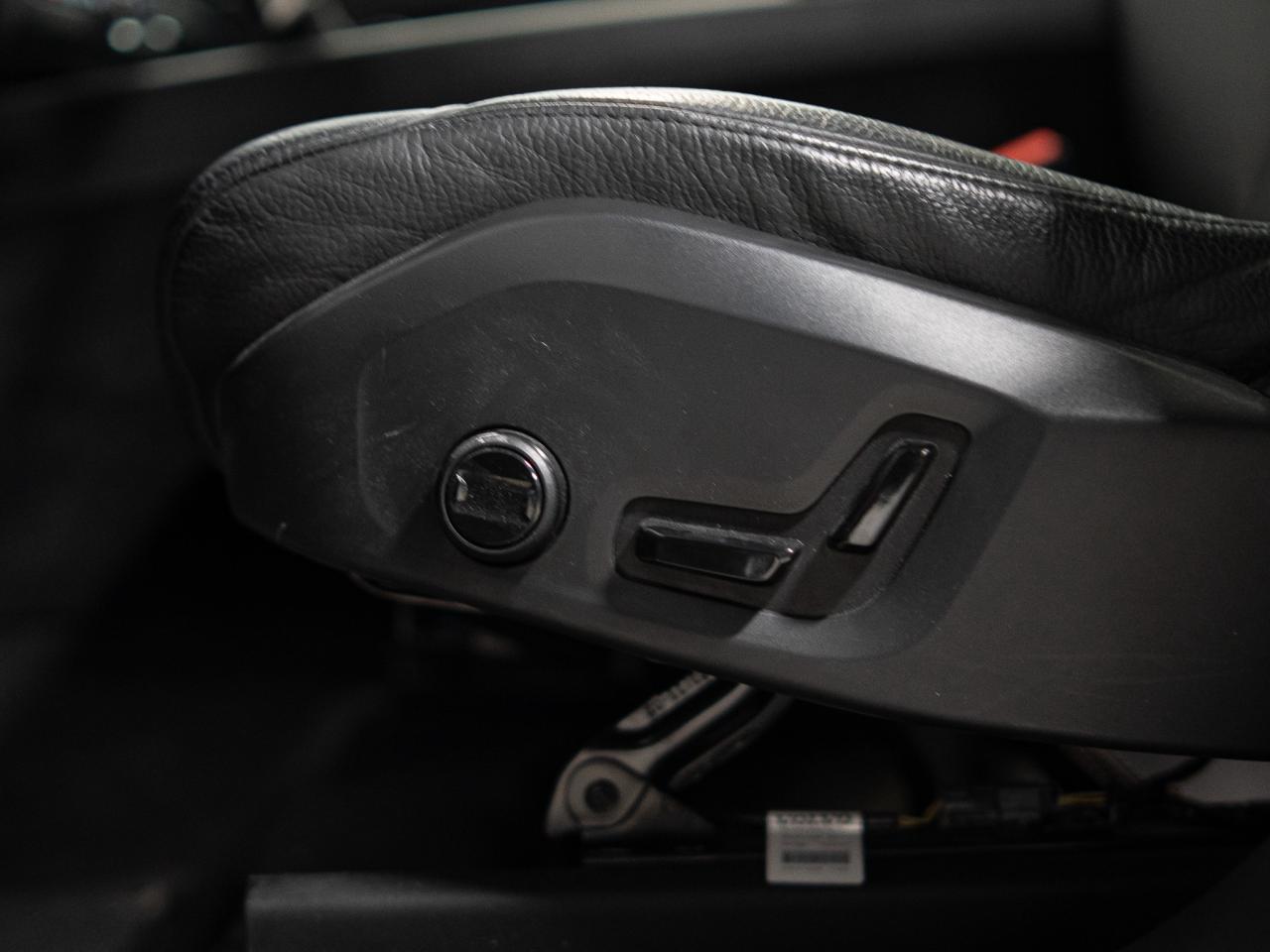 2021 Volvo XC60 T5 | MOMENTUM | HUD | PANO | 20 IN Photo