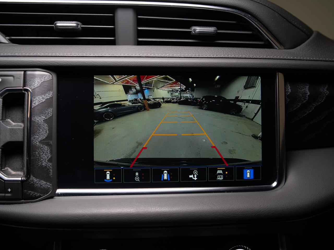 2024 GMC Yukon DENALI | 7 PASS | REAR ENTERTAINMENT PKG | 22 IN Photo