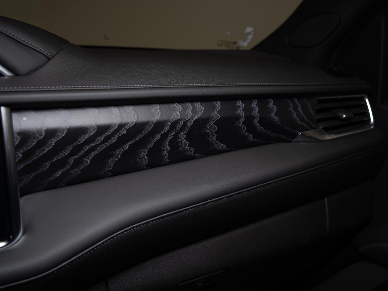 2024 GMC Yukon DENALI | 7 PASS | REAR ENTERTAINMENT PKG | 22 IN Photo