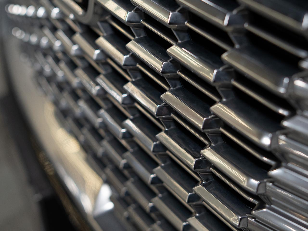 2024 GMC Yukon DENALI | 7 PASS | REAR ENTERTAINMENT PKG | 22 IN Photo