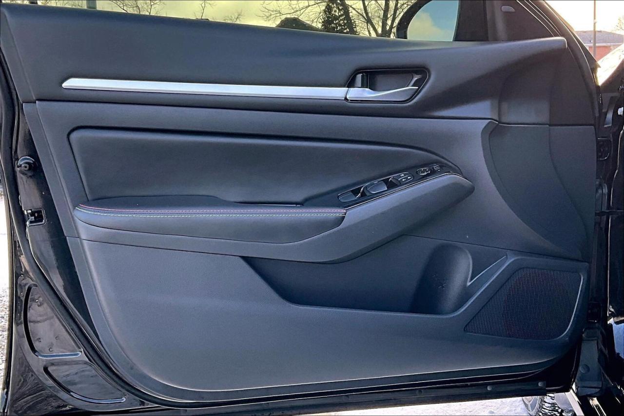 2024 Nissan Altima SR | Heated Leather | Sunroof | SafetyTech | AWD Photo