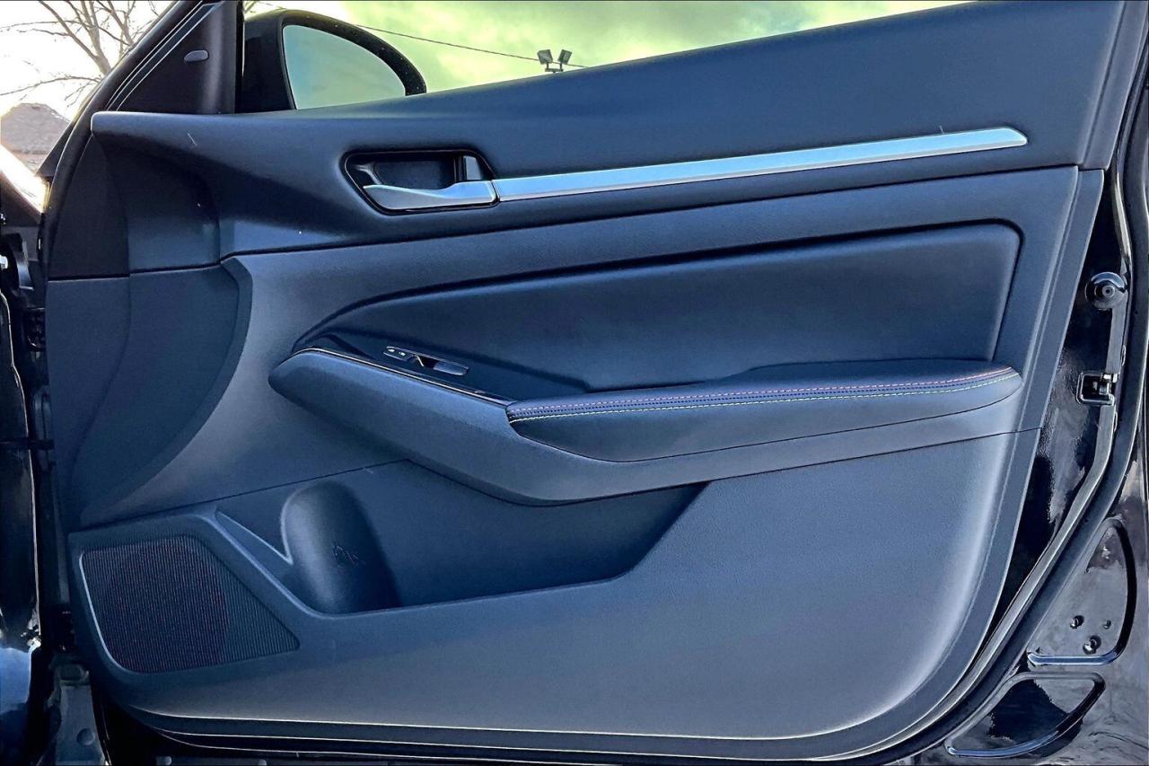 2024 Nissan Altima SR | Heated Leather | Sunroof | SafetyTech | AWD Photo