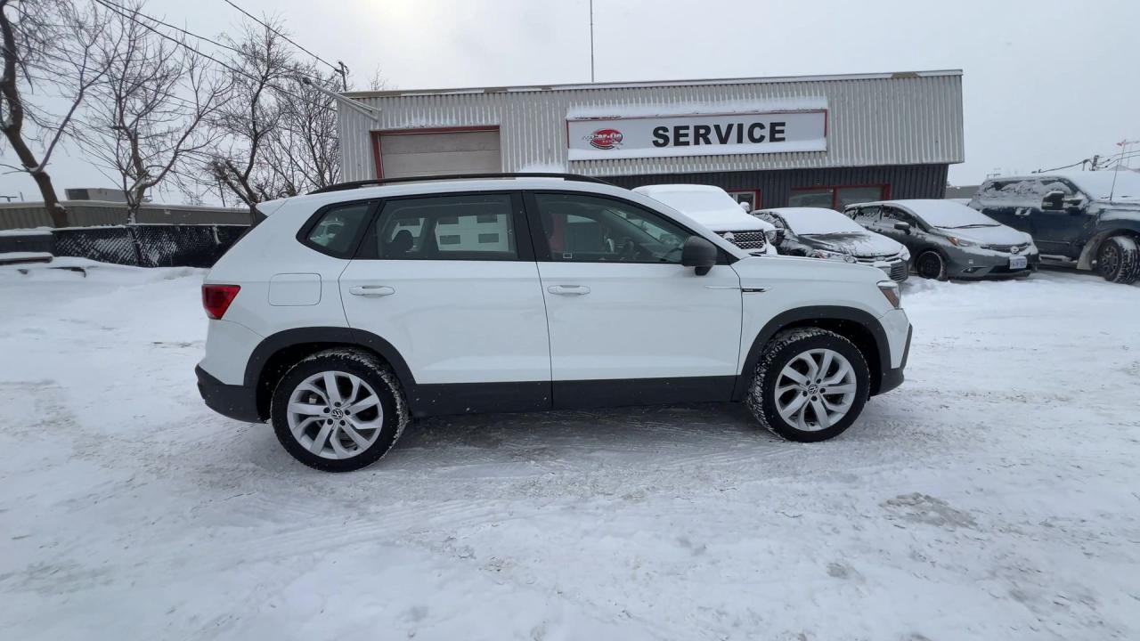 2023 Volkswagen Taos AWD| LOW KMS!| CARPLAY| 18IN ALLOYS Photo