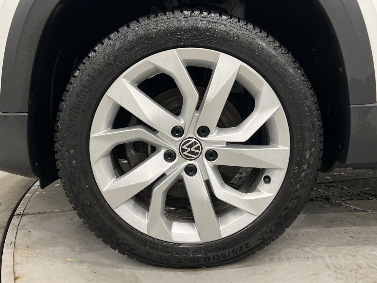 2023 Volkswagen Taos AWD| LOW KMS!| CARPLAY| 18IN ALLOYS Photo