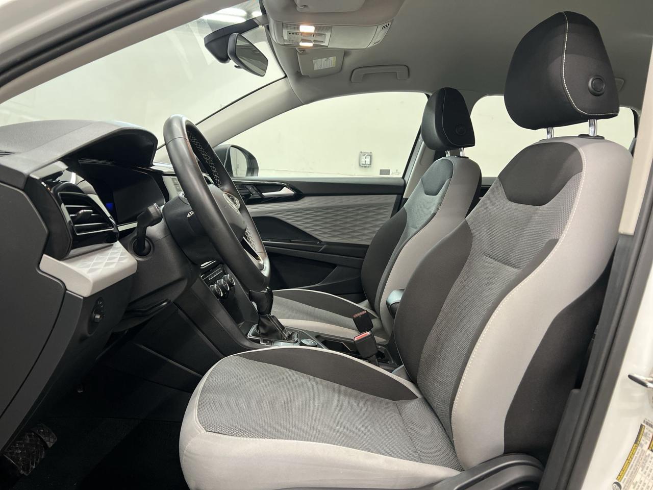 2023 Volkswagen Taos AWD| LOW KMS!| CARPLAY| 18IN ALLOYS Photo