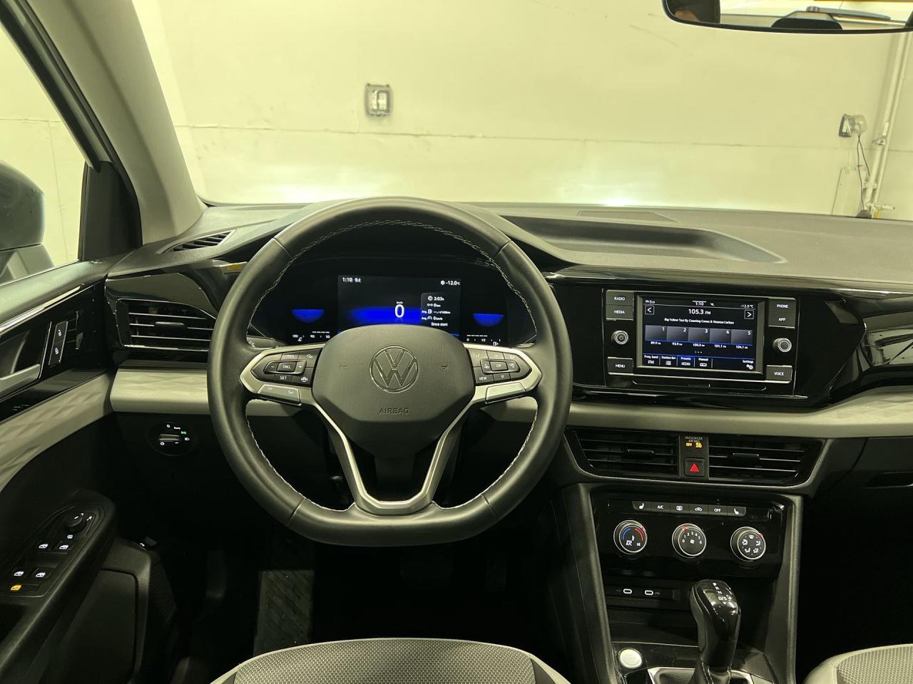 2023 Volkswagen Taos AWD| LOW KMS!| CARPLAY| 18IN ALLOYS Photo