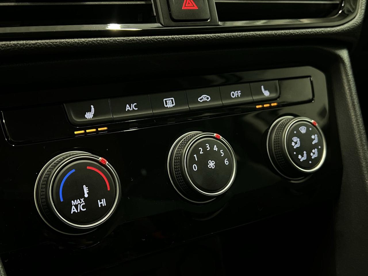 2023 Volkswagen Taos AWD| LOW KMS!| CARPLAY| 18IN ALLOYS Photo