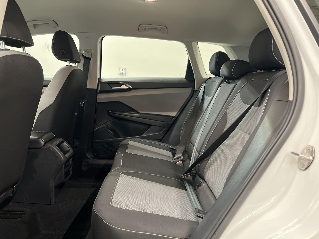 2023 Volkswagen Taos AWD| LOW KMS!| CARPLAY| 18IN ALLOYS Photo