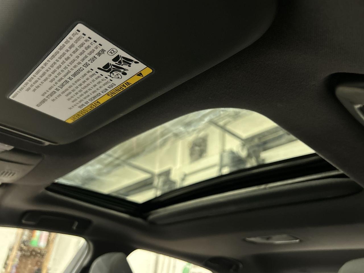 2022 Toyota Corolla SE UPGRADE | SUNROOF | HTD SEATS |CARPLAY | ALLOYS Photo