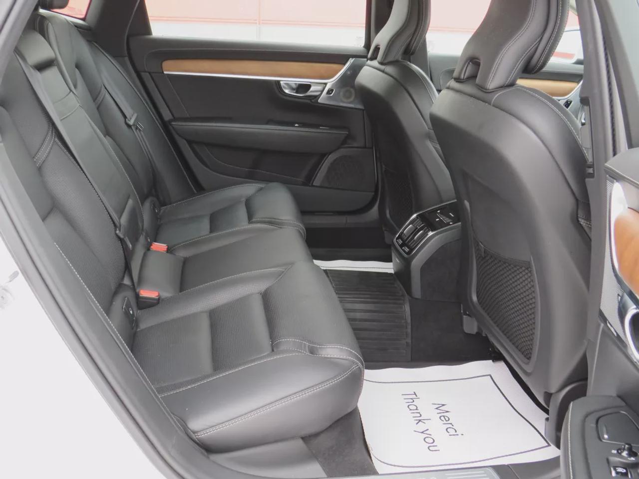 2020 Volvo S90 Inscription (VERY LOW KM!!**CLEAN TITLE/NO ACCIDENTS!!**SAFETY/CERTIFIED!!**AWD**ALLOY RIMS**SUNROOF**LEATHER**NAVIGATION**POWER SEATS**BOWERS&WILKINS SOUND SYSTEM**REVERSE CAMERA**HEATED SEATS/STEERING WHEEL**LANE/PARKING ASSIST**BLUETOOTH**CRUISE CONTRO Photo