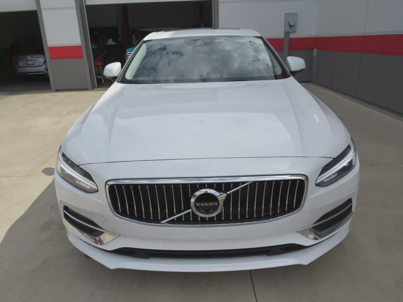 2020 Volvo S90 Inscription Very Low Km | Clean Title | No Accidents | Safety Certified | AWD | Alloy Rims | Sunroof | Leather | Navigation | Power Seats | Bowers&Wilkins Sound System | Reverse Camera | Heated Seats | Heated Steering Wheel | Lane & Parking Assist Photo