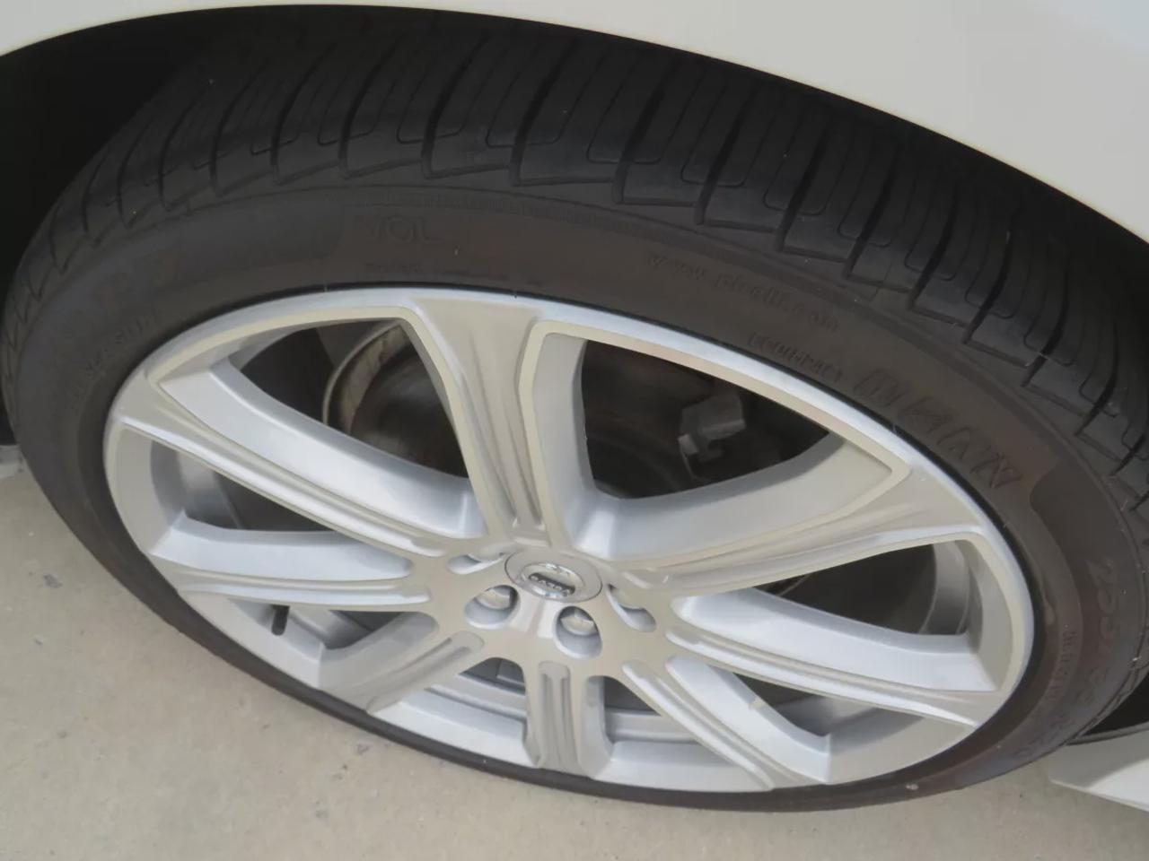 2020 Volvo S90 Inscription Very Low Km | Clean Title | No Accidents | Safety Certified | AWD | Alloy Rims | Sunroof | Leather | Navigation | Power Seats | Bowers&Wilkins Sound System | Reverse Camera | Heated Seats | Heated Steering Wheel | Lane & Parking Assist Photo