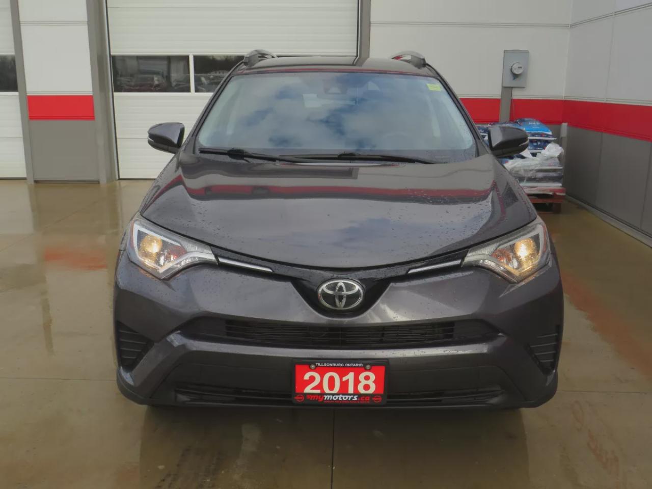 2018 Toyota RAV4 LE (**CLEAN TITLE/NO ACCIDENTS!!**SAFETY/CERTIFIED!!**ALLOY RIMS**DIGITAL TOUCHSCREEN**HEATED SEATS**CUSTOM RUBBER MATS**REAR PRIVACY COVER**REVERSE CAMERA** BLUETOOTH**CRUISE CONTROL**) Photo