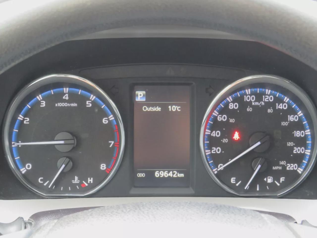 2018 Toyota RAV4 LE (**CLEAN TITLE/NO ACCIDENTS!!**SAFETY/CERTIFIED!!**ALLOY RIMS**DIGITAL TOUCHSCREEN**HEATED SEATS**CUSTOM RUBBER MATS**REAR PRIVACY COVER**REVERSE CAMERA** BLUETOOTH**CRUISE CONTROL**) Photo