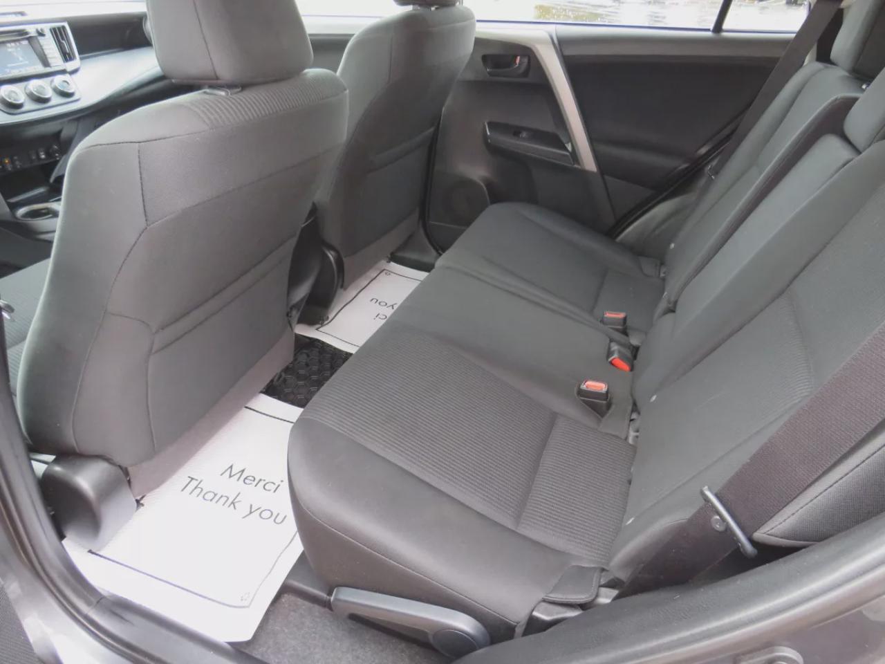 2018 Toyota RAV4 LE (**CLEAN TITLE/NO ACCIDENTS!!**SAFETY/CERTIFIED!!**ALLOY RIMS**DIGITAL TOUCHSCREEN**HEATED SEATS**CUSTOM RUBBER MATS**REAR PRIVACY COVER**REVERSE CAMERA** BLUETOOTH**CRUISE CONTROL**) Photo