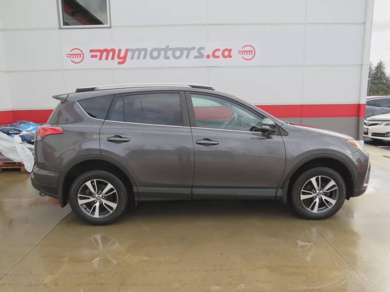 2018 Toyota RAV4 LE (**CLEAN TITLE/NO ACCIDENTS!!**SAFETY/CERTIFIED!!**ALLOY RIMS**DIGITAL TOUCHSCREEN**HEATED SEATS**CUSTOM RUBBER MATS**REAR PRIVACY COVER**REVERSE CAMERA** BLUETOOTH**CRUISE CONTROL**) Photo