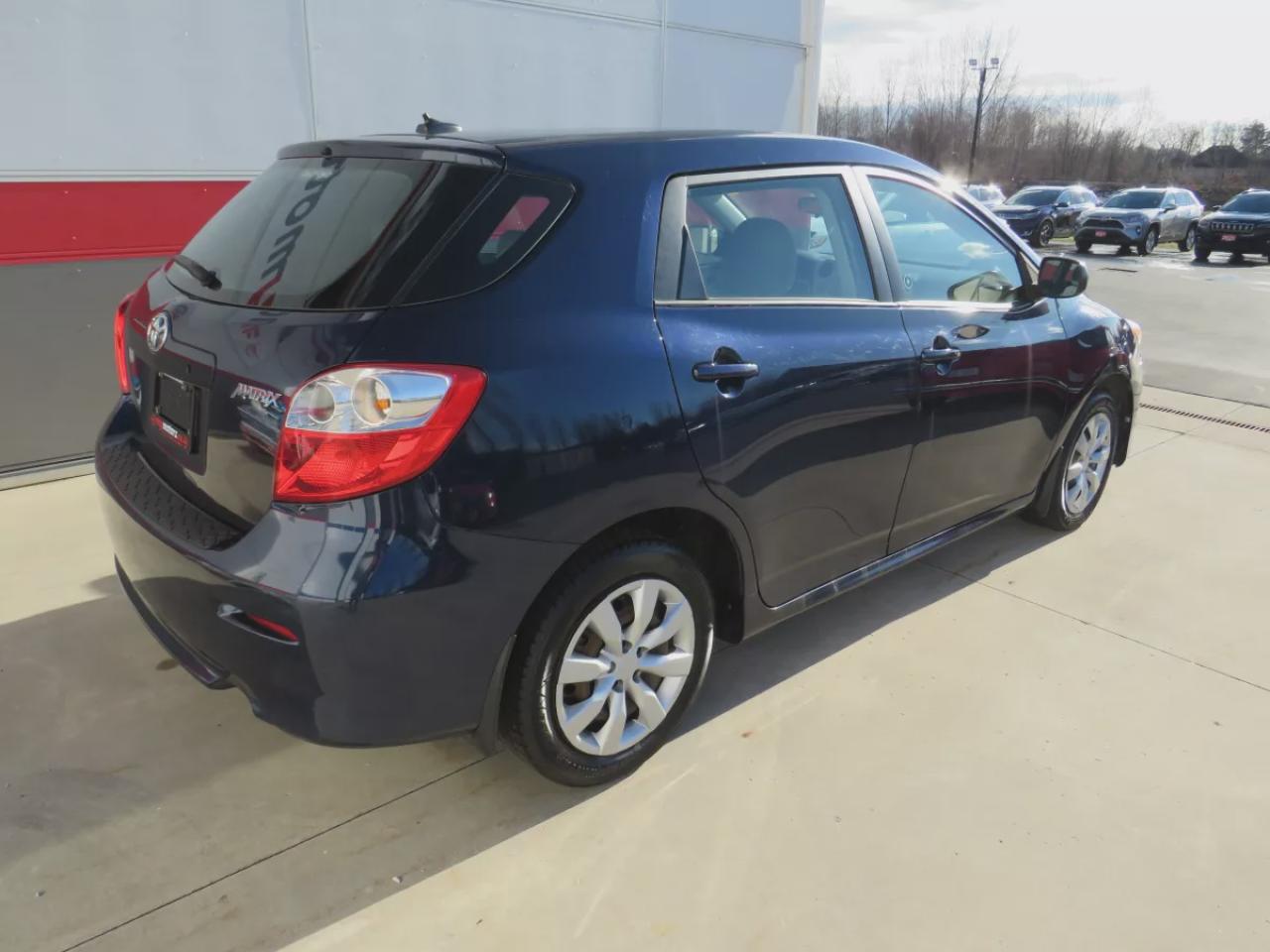 2011 Toyota Matrix Base (**CLEAN TITLE/NO ACCIDENTS!!**SAFETY/CERTIFIED!!**AUTOMATIC**A/C**POWER DOORS**POWER LOCKS**CD PLAYER**CRUISE CONTROL**) Photo