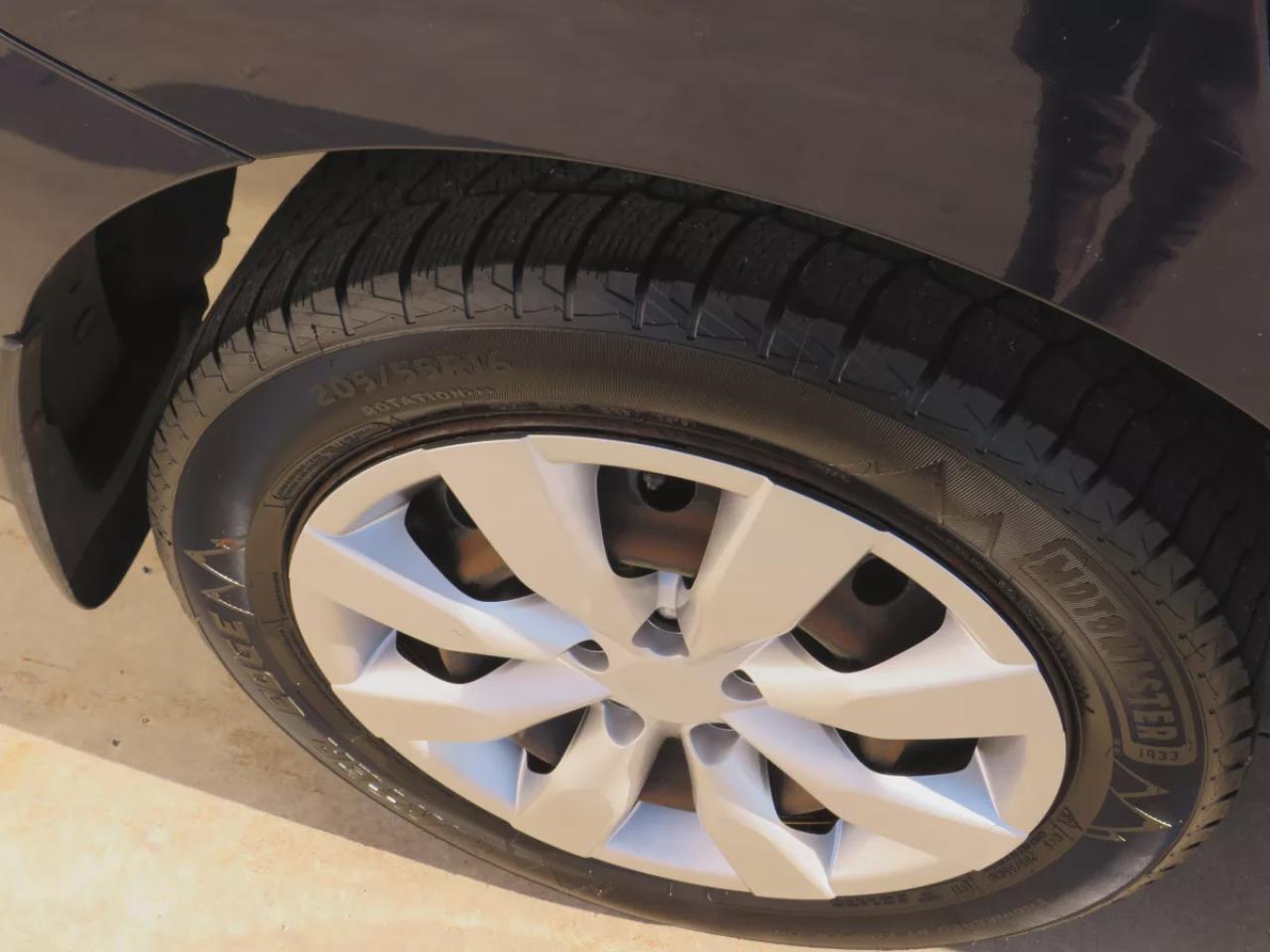 2011 Toyota Matrix Base (**CLEAN TITLE/NO ACCIDENTS!!**SAFETY/CERTIFIED!!**AUTOMATIC**A/C**POWER DOORS**POWER LOCKS**CD PLAYER**CRUISE CONTROL**) Photo