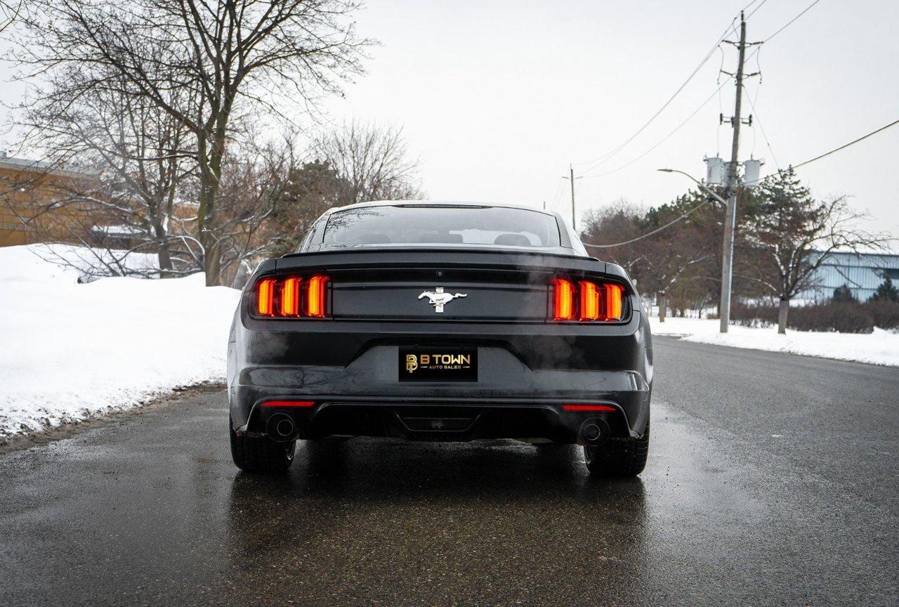 2017 Ford Mustang V6 Photo